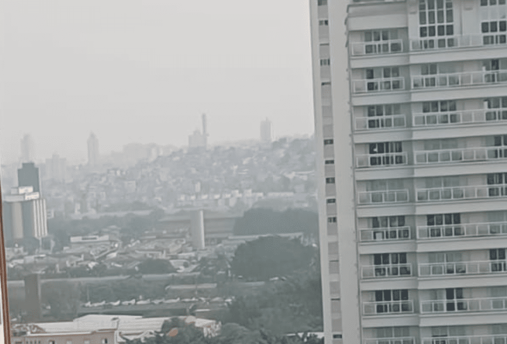 Poluição alta sufoca o bairro e a cidade